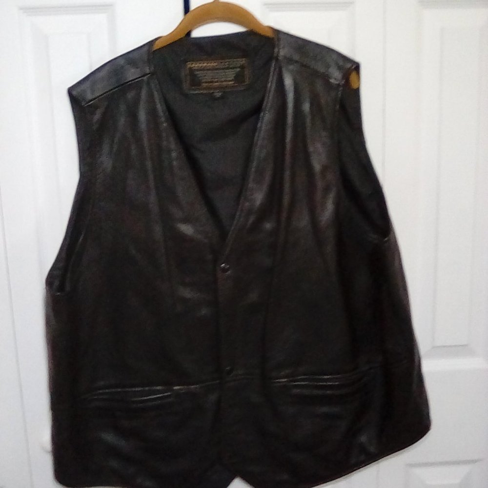 Men's Brown Coronado Leather Vest - Picture 10 of 11